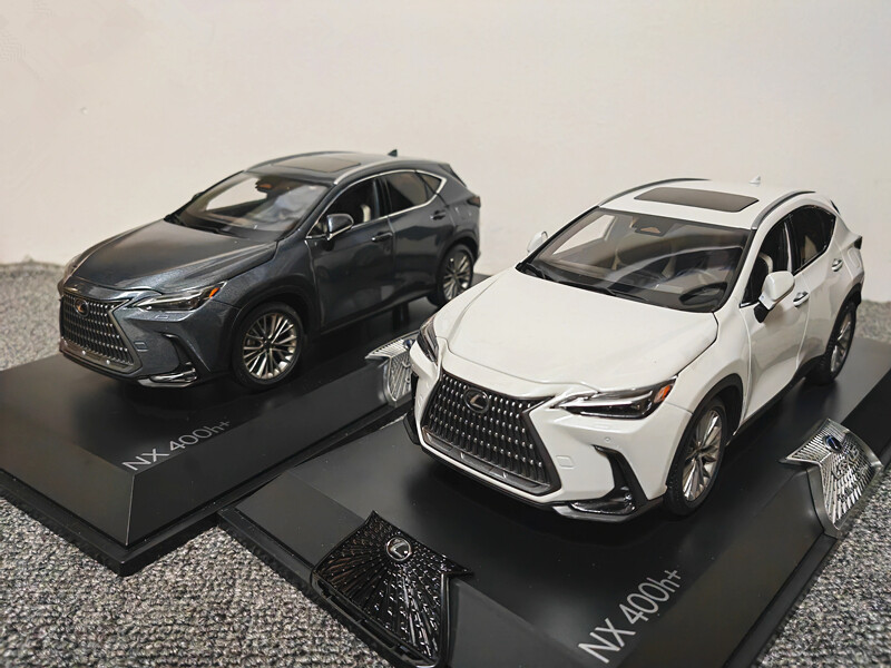 1/18 NX 400h+ Diecast Model Car Gifts Collection White/Blue/Gray
