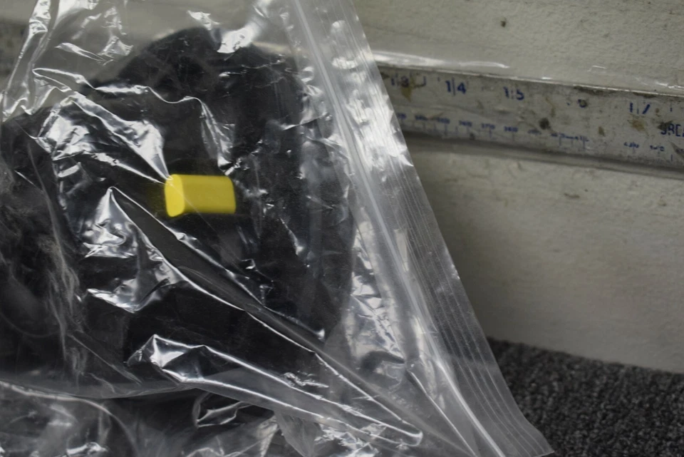 2013-2017 BUICK ENCORE ТОПЛИВА КАРМАН ЗАВОДСКОЙ OEM - Изображение 3 из 4