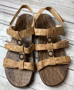 vionic beige sandals