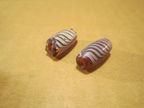 Antique Venetian Red Lampwork Trail Decorated Glass Feather Beads, African Trade - Picture 5 of 5