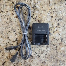 Sony Ni-Mh AA  AAA Battery Charger BC-CS2A, with AC Wall Plug. Tested.