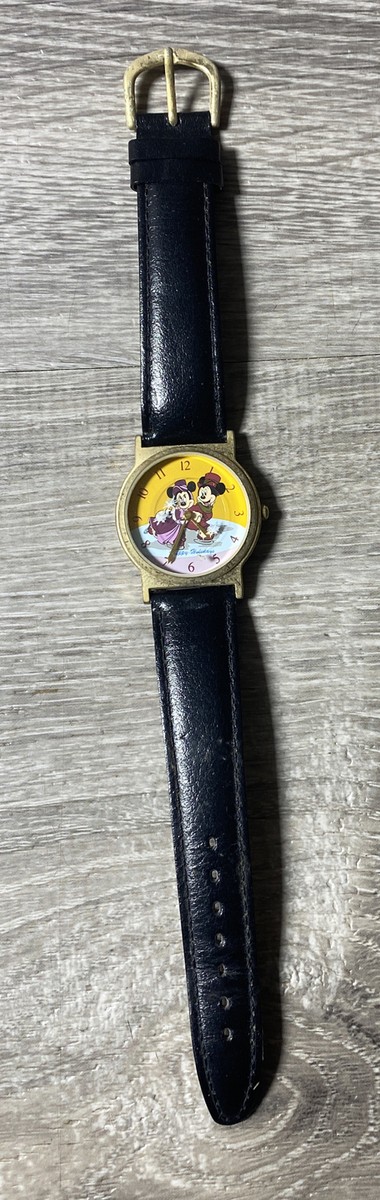 DISNEY CAST MEMBER HOLIDAY CELEBRATION WATCH 1998; MICKEY 