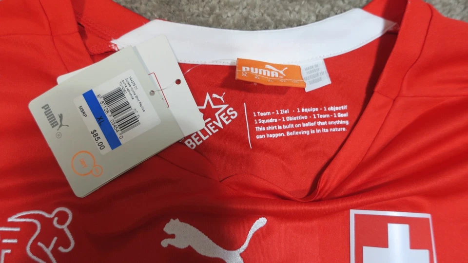 Camiseta Suiza Shaqiri #23 Copa Mundial 2014 local XL dañada/tal cual Foto 2 de 4