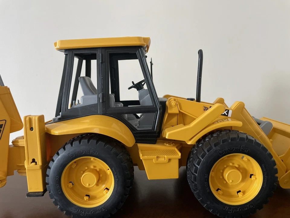 Bruder JCB 4CX Front End Loader Backhoe 02428 Plastic Toy Made in Germany - Image 2 of 4
