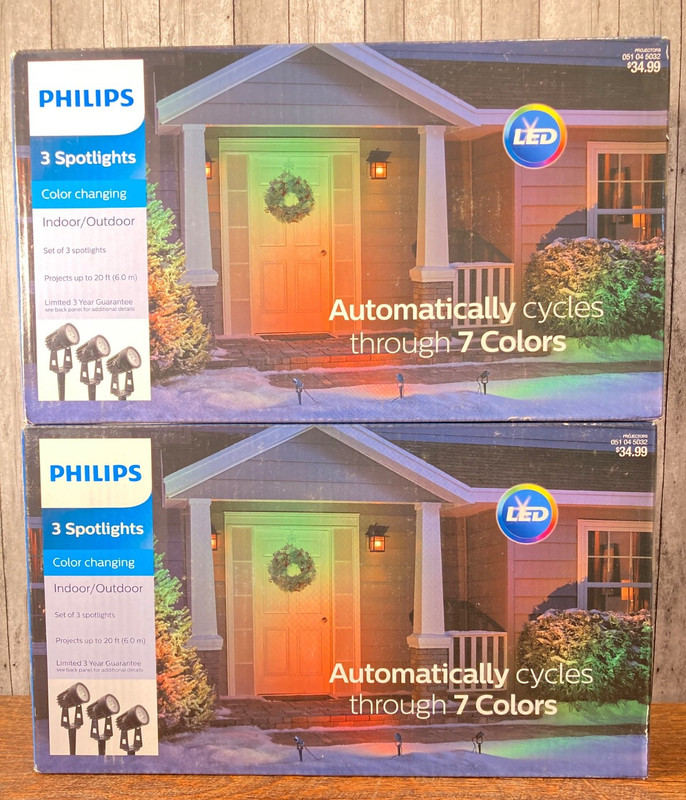 Color Changing Philips LED 6 Spotlights Cycles through 7 Colors NIB