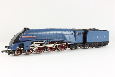 R649 Class A4 4-6-2 'Sir Ronald Matthews' in LNER Blue ex Doulton cert 1842/3000
