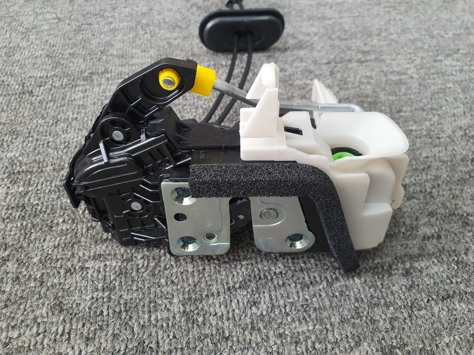 Actuador de pestillo de cerradura de puerta delantera/izquierda OEM 81310-A7031 EMS para Kia Forte 2014~2018 Foto 3 de 4