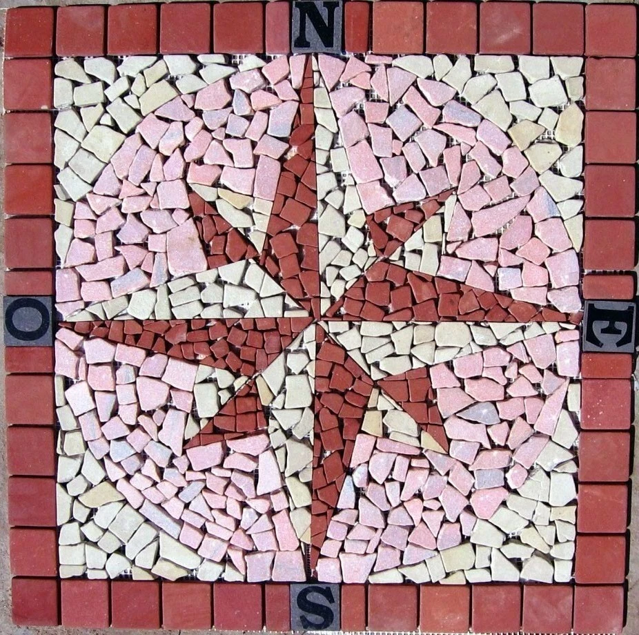Rosone In Marmo Anticato - Mosaico Rosa Dei Venti 67x67 Cm - Marmo Rosso Verona, Rosa Perlino, Botticino