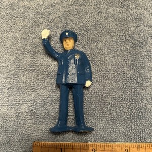 BARCLAY POLICEMAN TRAIN FIGURE.. SOLID CAST