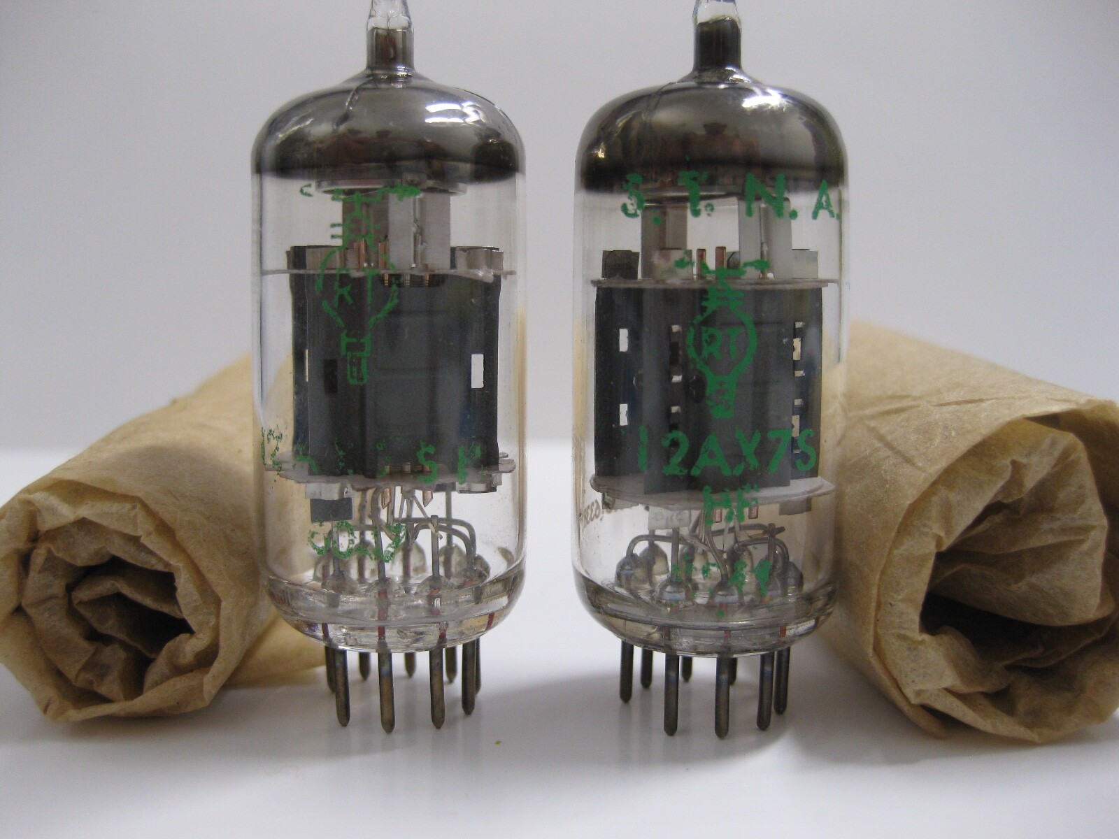 ULTRA RARE PAIR 12AX7S - ECC83 - ECC803S quality - year1960 - strong values
