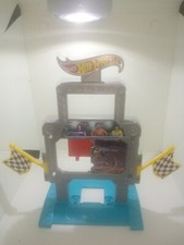 Hot Wheels Triple Target Takedown Track set- Flags Crash Piece