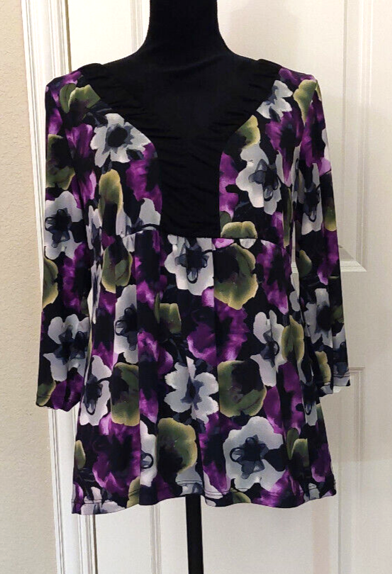 I.N. Studio Women's Black Floral 3/4 Sleeve VNeck Empire Waist Top