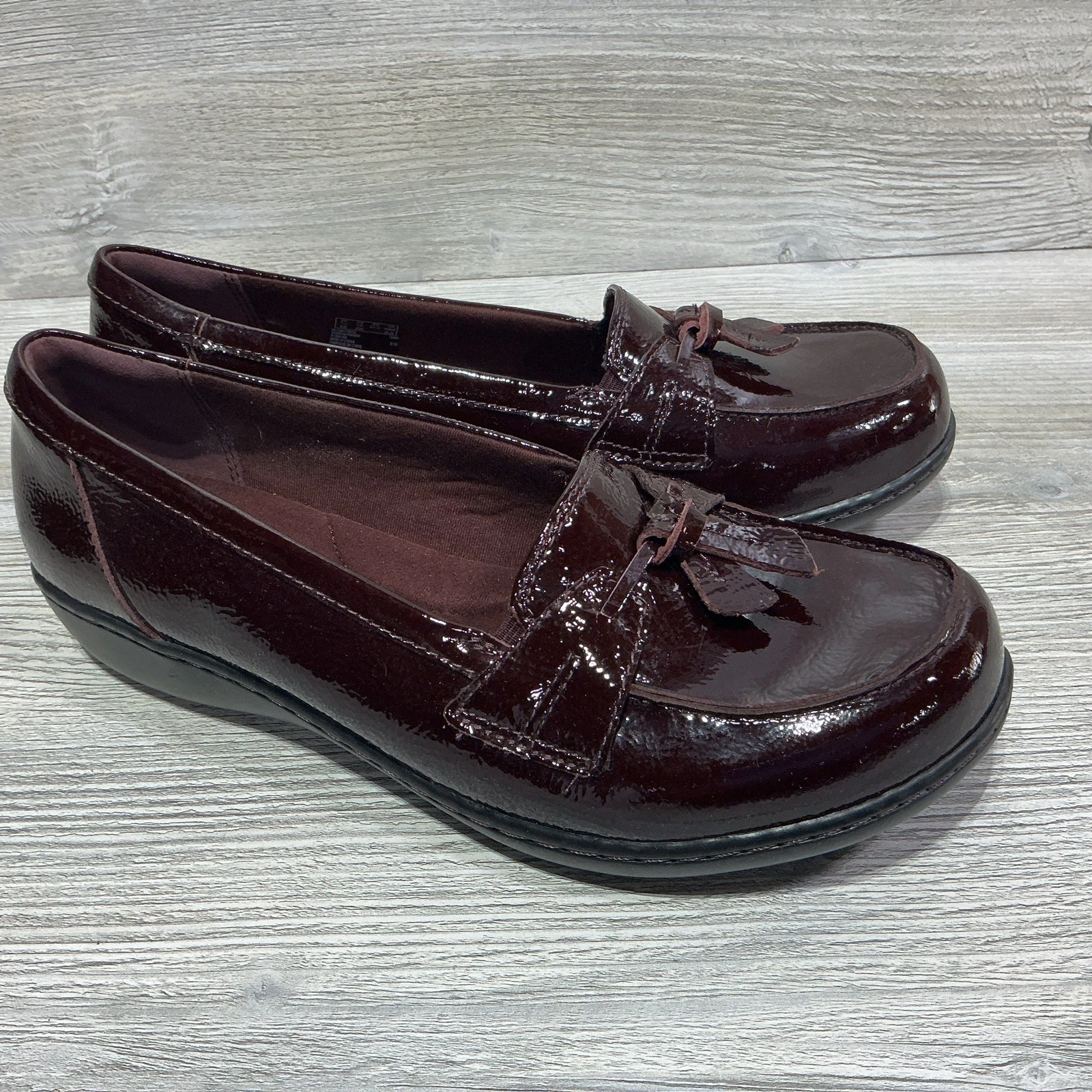 NEW Clarks Ashland Bubble Womens Tassel Loafter Burgundy Patent Leather US 10 XW