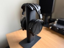 Audeze LCD-2 Classic Planar Magnetic Headphones - Black (Mint Condition)