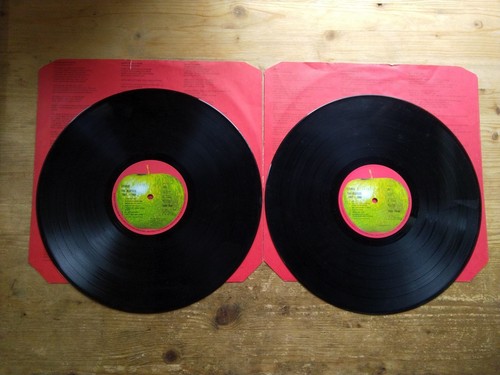 The Beatles Red Album 1962-1966 VG 2 x Vinyl LP Record Album PCSP717 (K1) - Picture 4 of 5