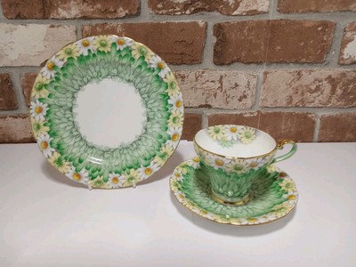Rare Vintage Aynsley Green '' Daisy Petals'' Chintz Pattern Trio.B4617