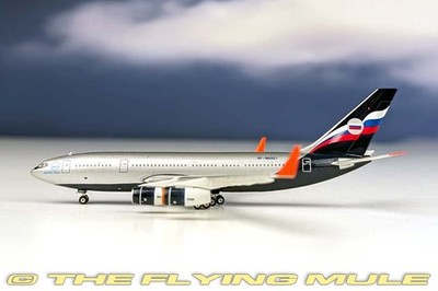 Phoenix Models 1:400 Il-96 Maxdome USAF RF-96007