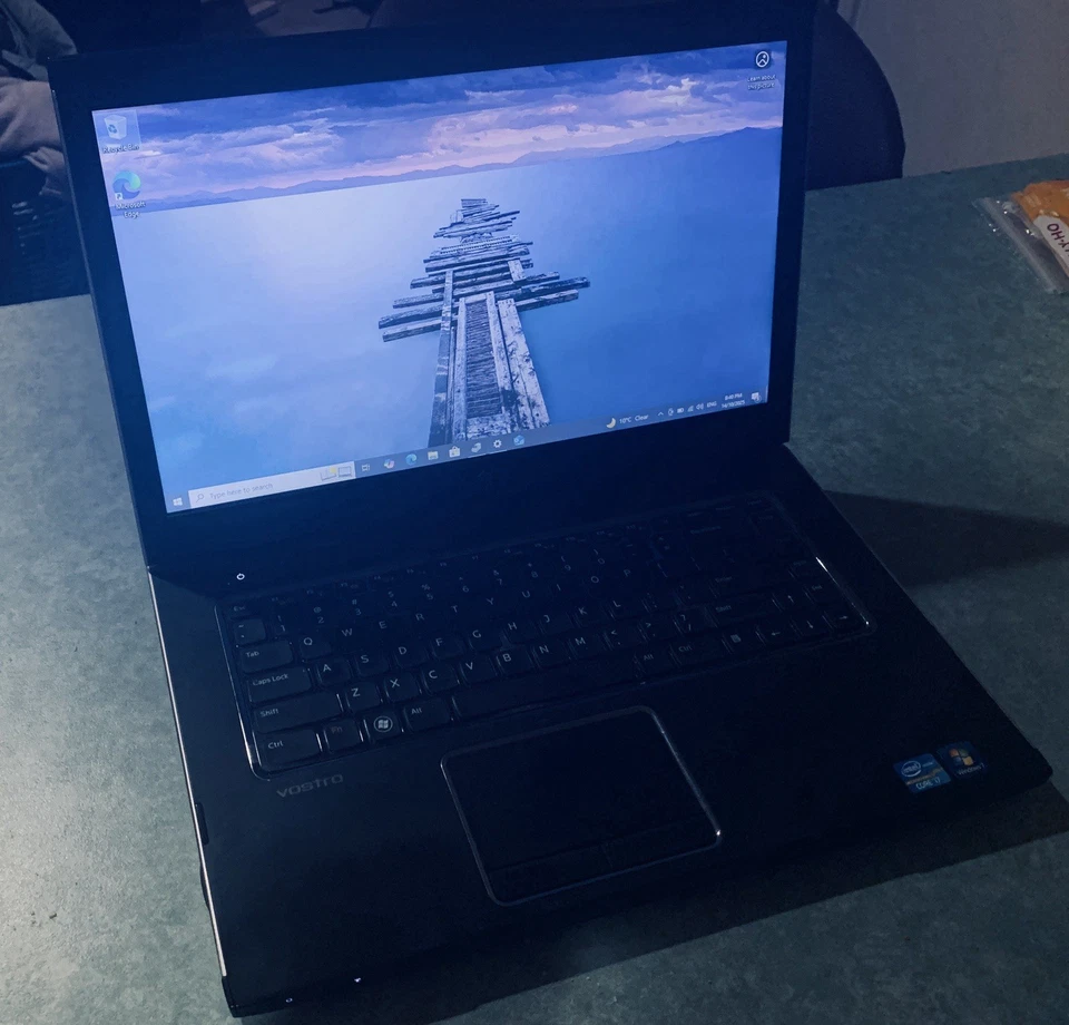 DELL Laptop VOSTRO 3550 i7-2620M 15.6" CPU @2.7GHz 6GB RAM 750GB HDD Win 10Pro - Image 2 of 4