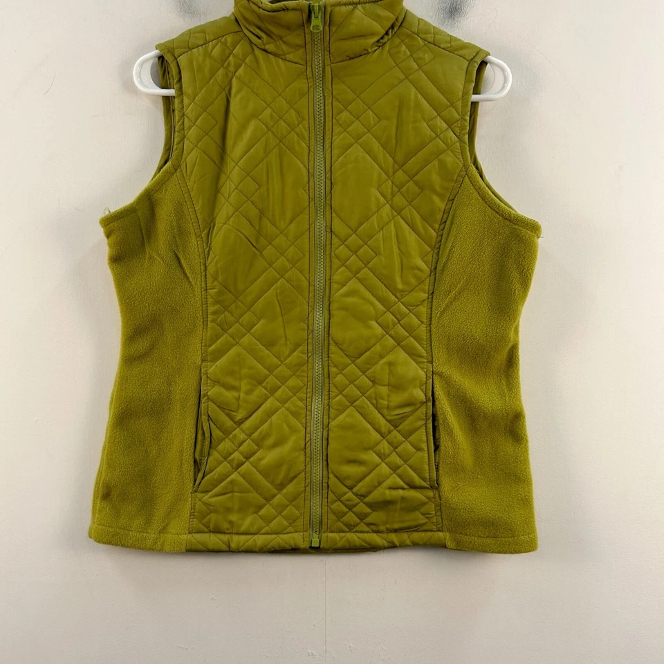 Женский маленький маленький жилет Izod зеленый стеганый флисовый с подкладкой на молнии с ложным вырезом 21292 - Изображение 2 из 4