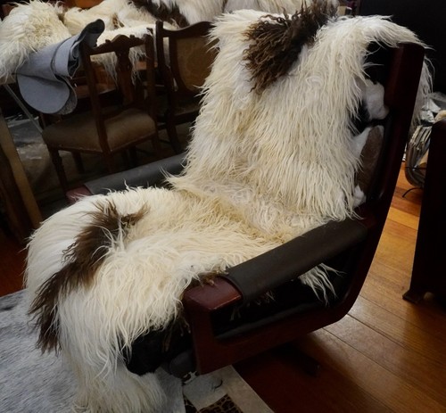 A Cascade of Natural Curls -Double Length Brown & White Icelandic Sheepskin Rug - Picture 9 of 10