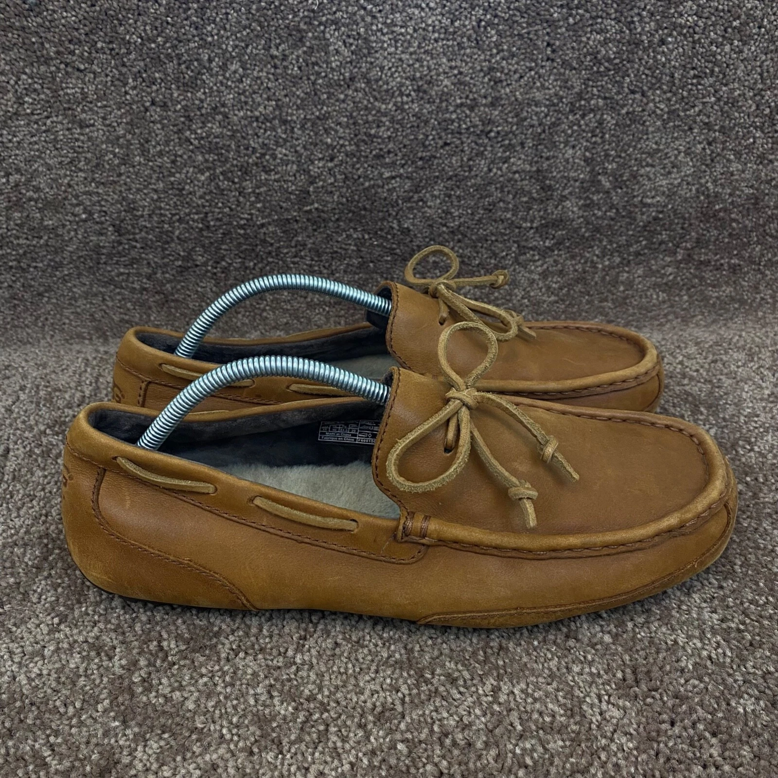 Scarpe UGG uomo taglia 11 ciabatte chester pelle marrone mocassini foderati pelliccia