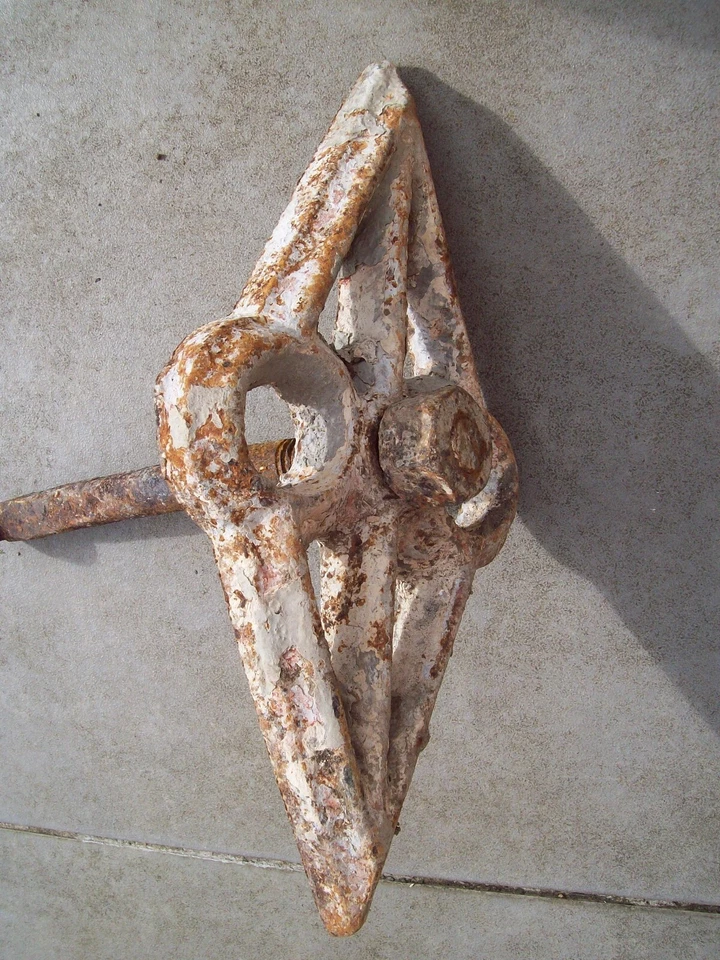 ANCIENNE ANCRE DE TIRANT EN FONTE OU CLÉ DE TIRANT - CROIX DE CHAÎNAGE DE TIRANT - Photo 2/4