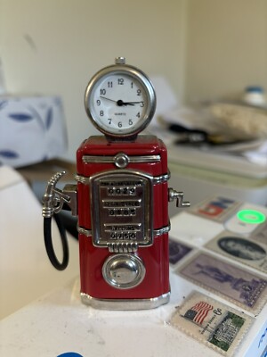 Quartz Clock Red Mini GAS PUMP Collectable Mini Clock New Battery