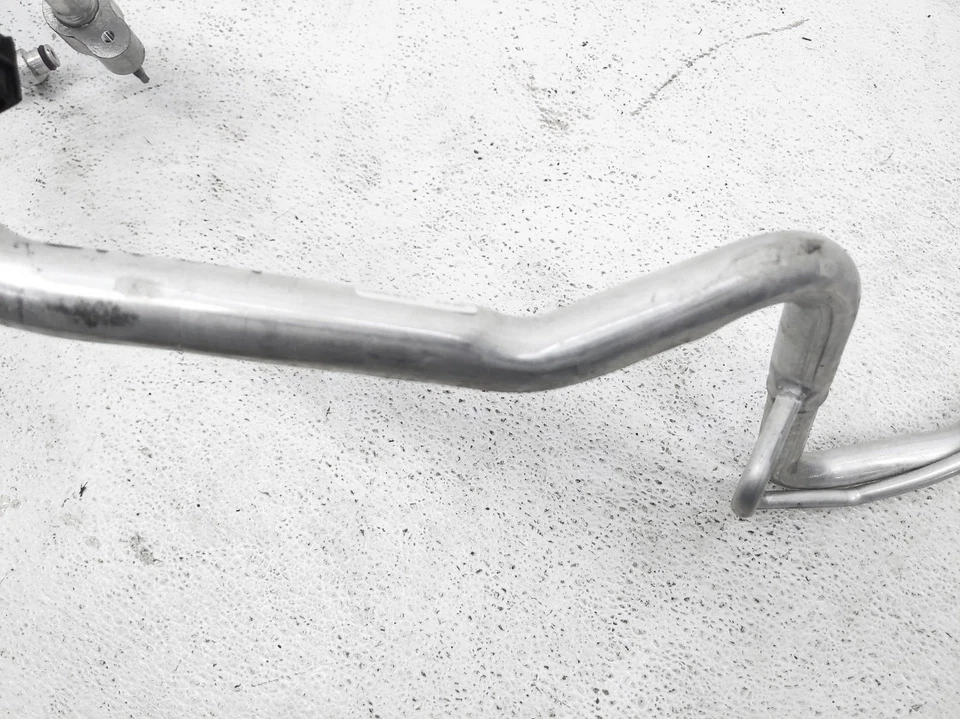 Conjunto de tubo de aire acondicionado Mercedes-Benz Cla250 2014-2019 246-830-26-15 Foto 4 de 4