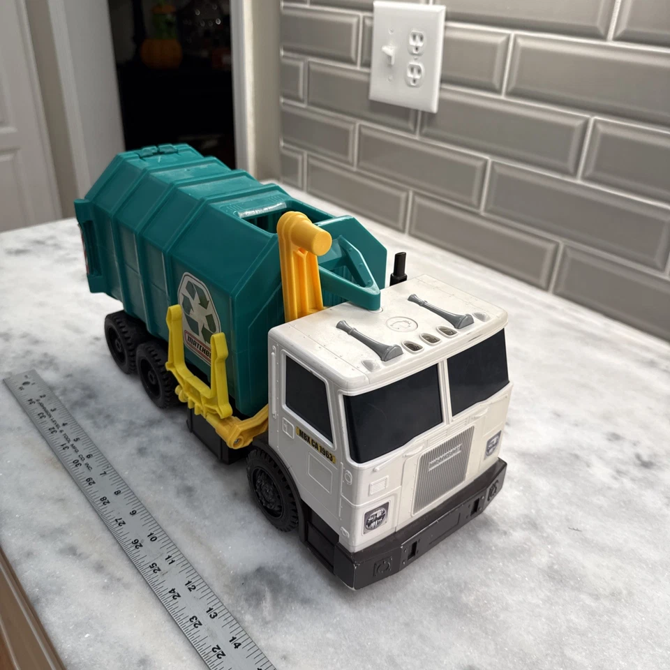 Used Matchbox Garbage Truck 15" Large Scale, Sound FX Matchbox TRUCK ONLY - Image 2 of 4