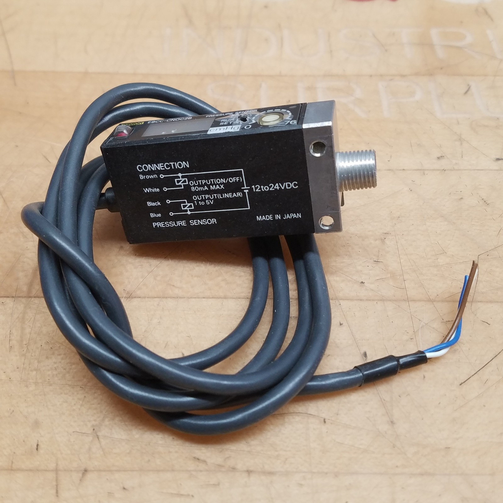 Omron E8CC-CNOC2B Pressure Sensor, 12-24VDC - USED
