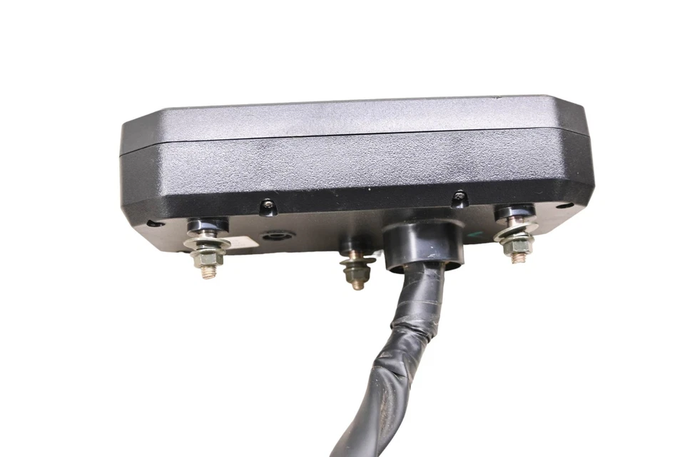 16 Cub Cadet Challenger 700 Speedometer Dash Foto 2 de 4