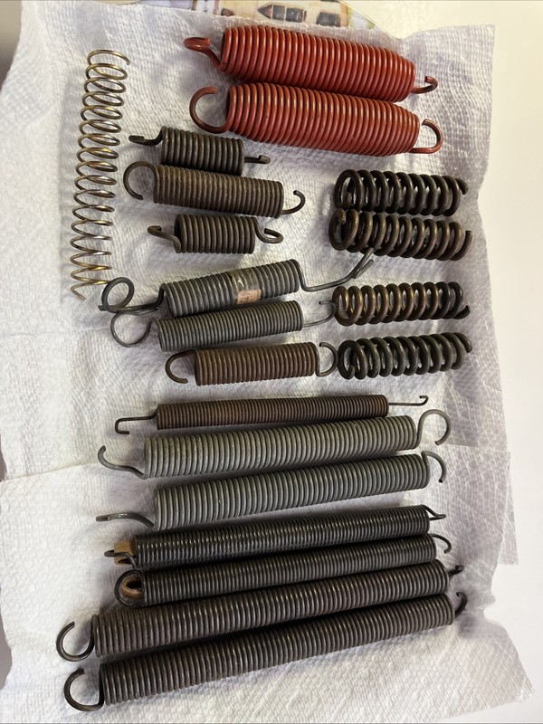 Mixed Lot of 20 Large Extension and Compression Coil Springs Crafts Steam Punk