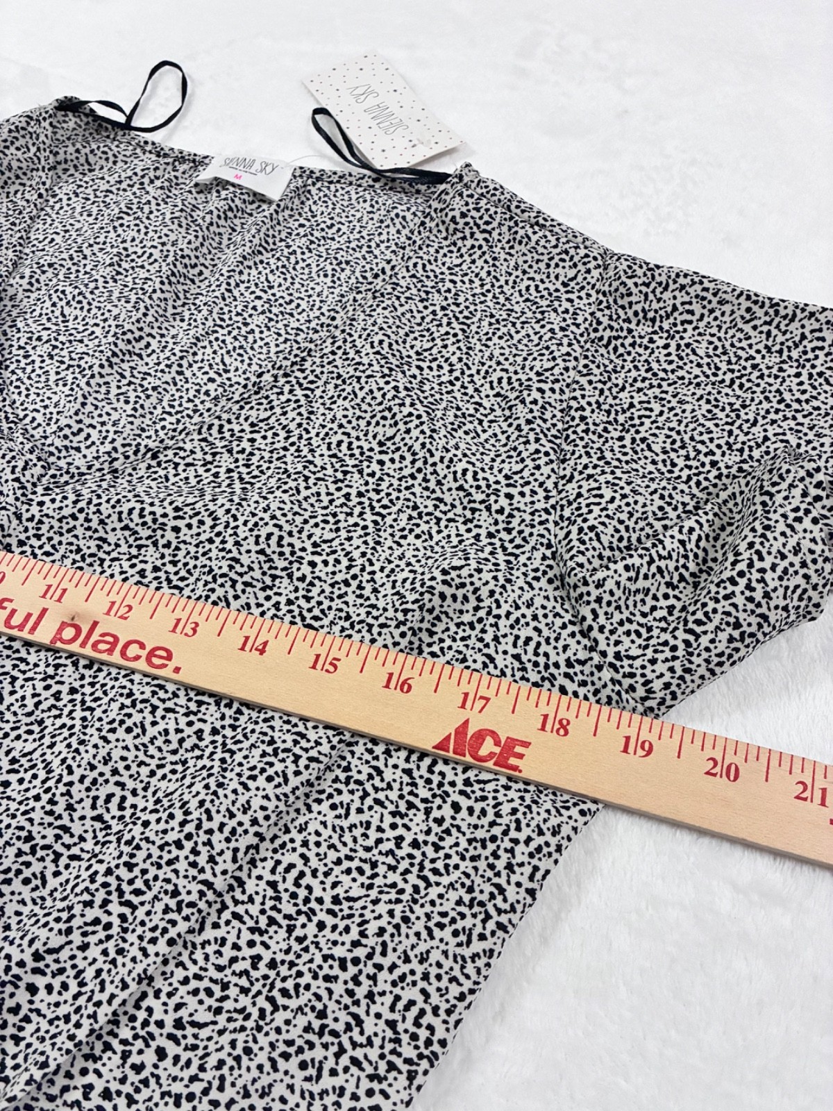 NWT Sienna Sky Top Blouse Short Flutter Sleeves Black and White Print Women's M