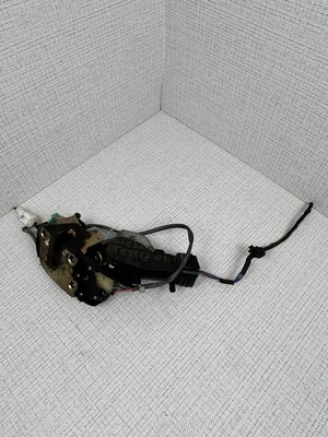 98 - 03 Toyota Sienna GENUINE OEM LEFT FRONT Door Lock Actuator USED  OEM