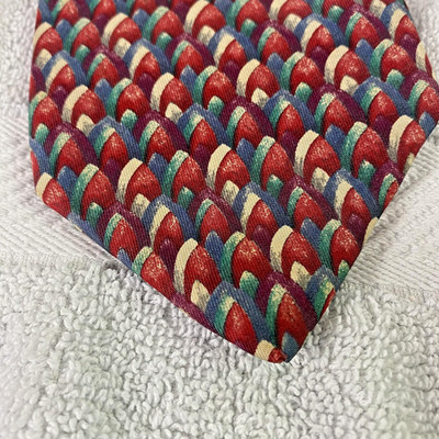 Boston Traders Tie Mens Red Abstract Geometric Pattern 100% Silk USA Necktie
