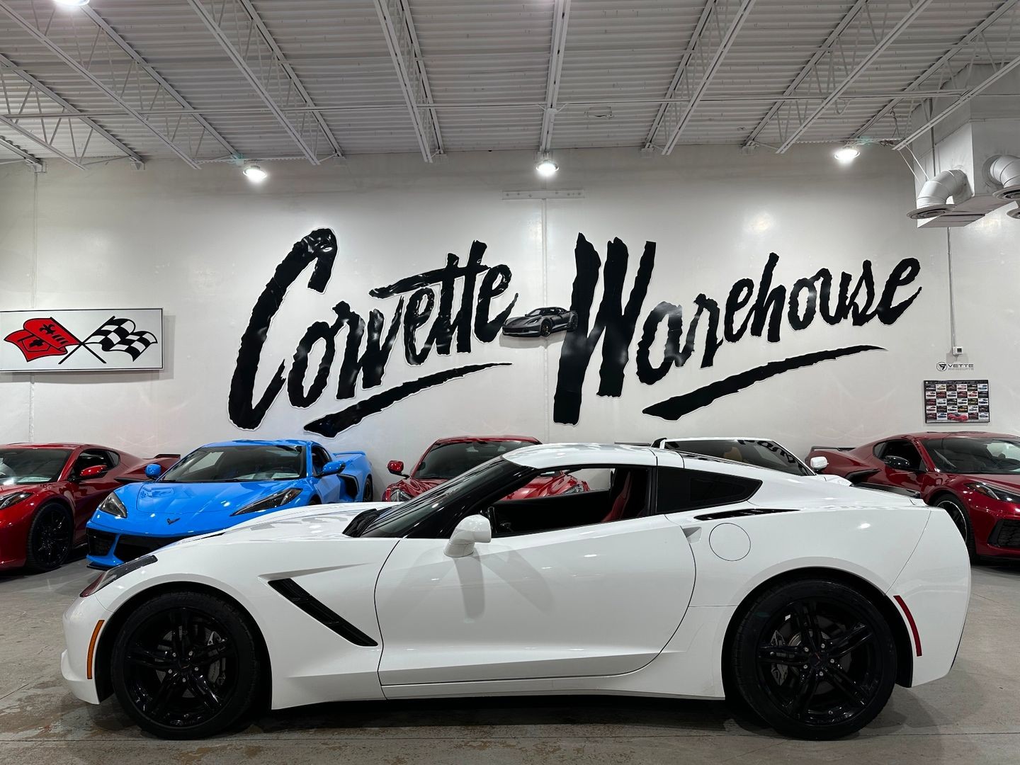 2017 [G8G] Arctic White Chevrolet Corvette   | C7 Corvette Photo 2