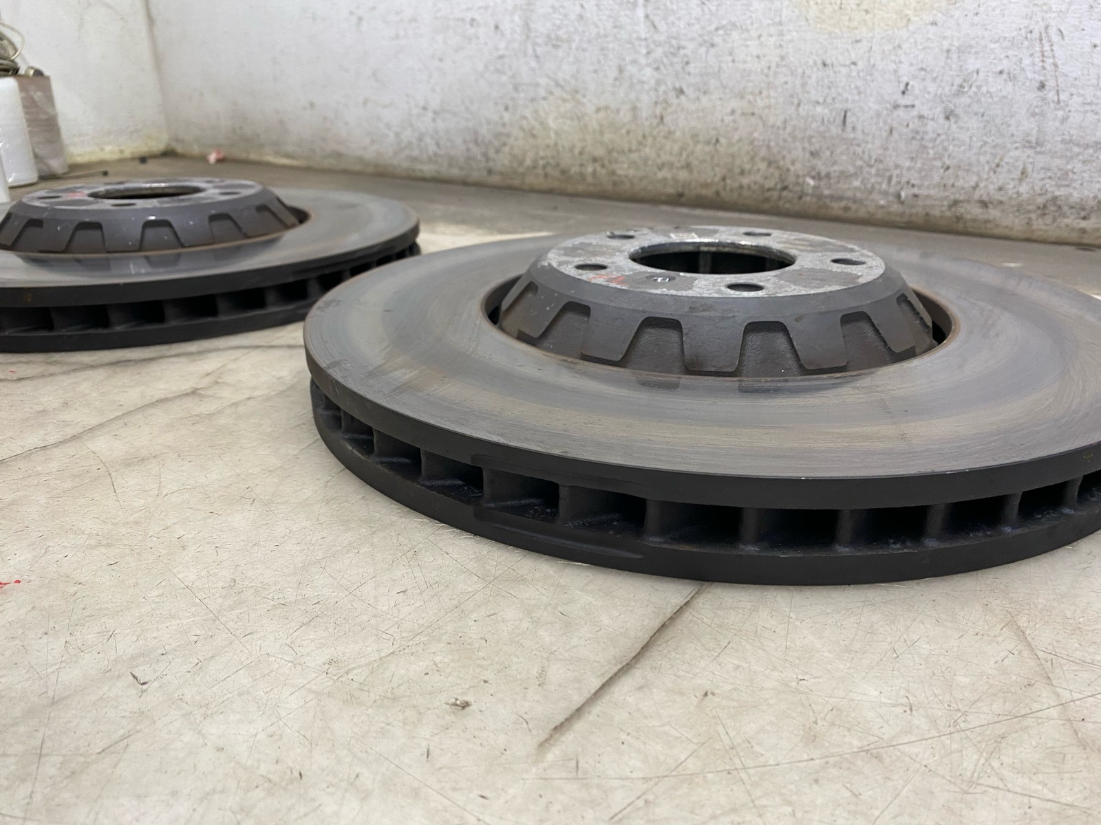 2015-2020 BENTLEY BENTAYGA OEM FRONT RIGHT & LEFT BRAKE ROTOR SET x2 4M0615301AR