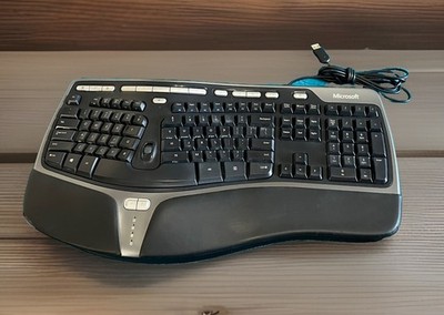 Microsoft Natural Ergonomic Keyboard 4000 v1.0 KU-0462 with Riser 