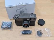 Fujifilm X Half 18MP Digital Camera 10.8mm f/2.8 Lens Charcoal Silver Shutter: 2