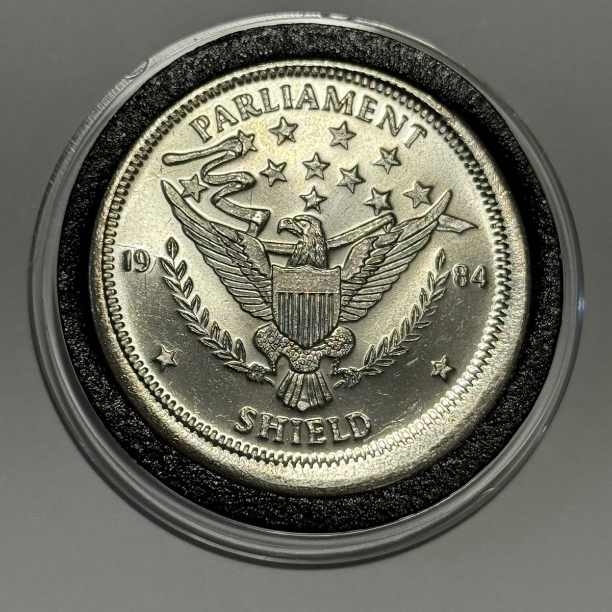 ビクトリアシークレット １枚 1300円 Mint Error 1984 Parliament Shield Rare Coin 1 Troy Oz .999 Fine