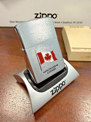 ORIGINAL Zippo NIAGARA FALLS Feuerzeug VANCOUVER 86 CANADA FLAG 1986 NEU OVP