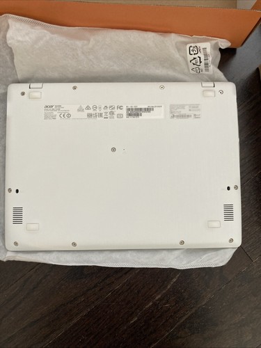 Acer Aspire One 11 Family Friendly Cloud White Fabricación año 2016 - Imagen 9 de 12