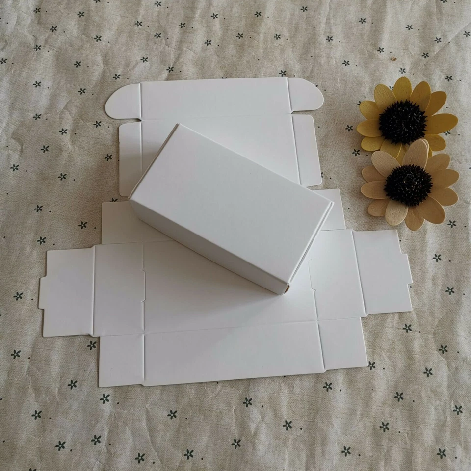 100 Cajas de Papel Negro Kraft Blanco Favor de Boda Fiesta de Cumpleaños Caramelo Chocolate  Foto 4 de 4