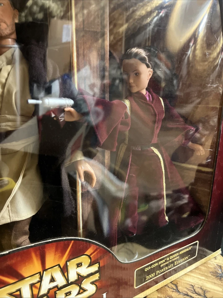 Muñeca Hasbro Star Wars Episodio 1 Qui-Gon Jinn & Queen Amidala Defensa de Naboo Foto 2 de 4