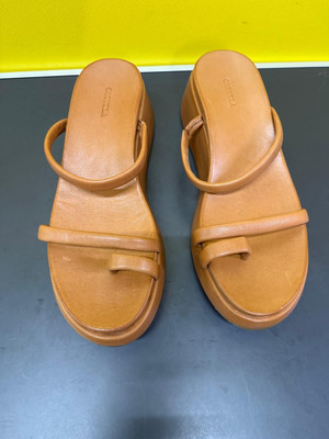 Carvela Kwik Leder Zehenschlaufen Sandalen - UK 8 / EU 41