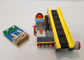 LEGO City: Cargo Terminal (60022) COMPLETE + Instructions + Minifigs (RETIRED)