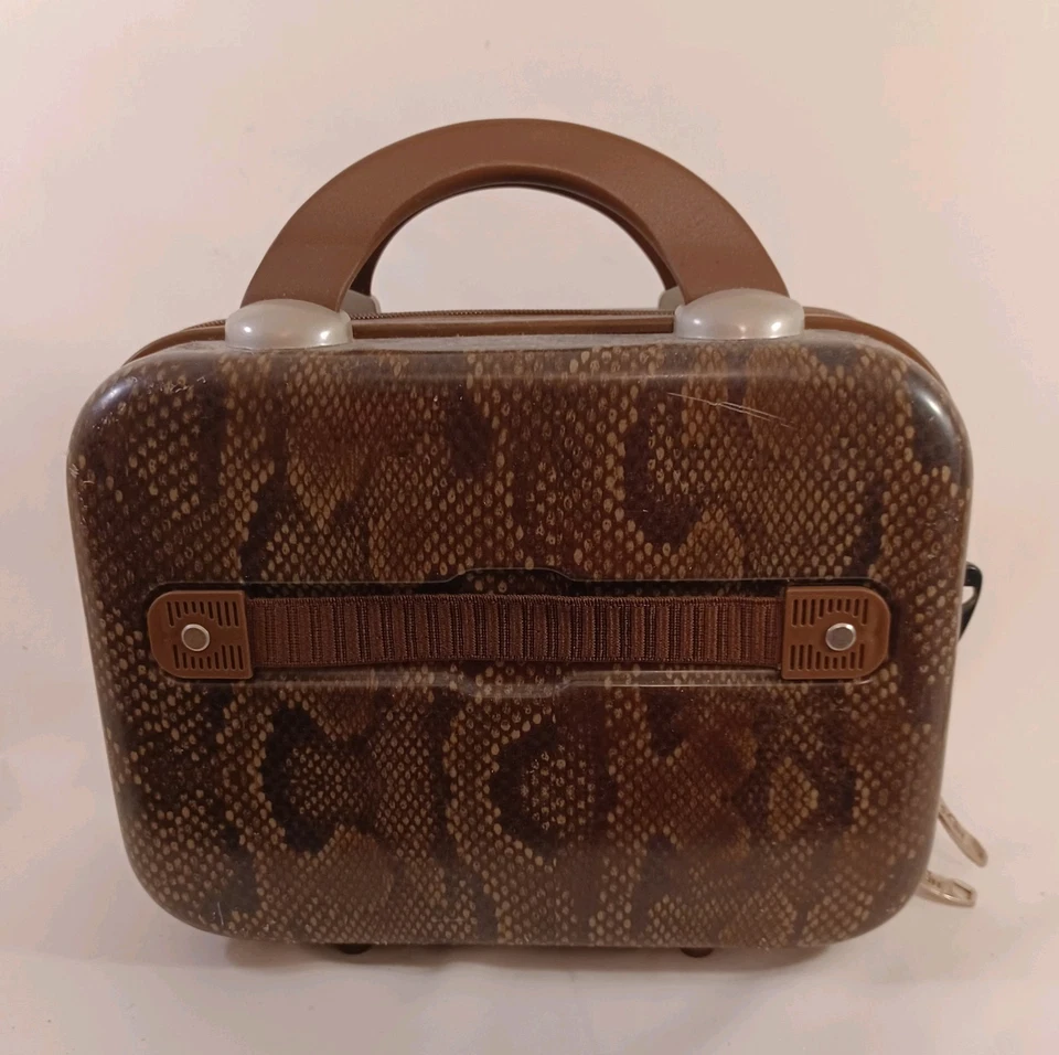 Estuche cosmético de viaje de maquillaje rígido piel de serpiente Heys para pasar la noche vintage marrón tostado Foto 4 de 4