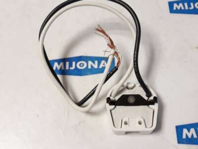 LEVITON 600V 660W Start lampholder (PCT) 