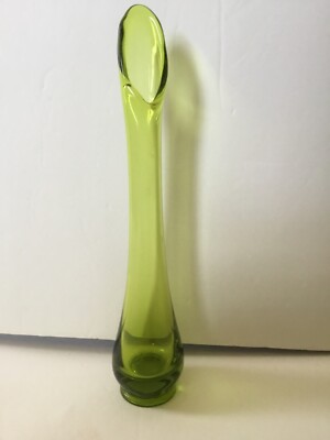 Vintage MCM Viking Avocado Olive Green Glass Swung Smooth 10 3/4  Bud Vase