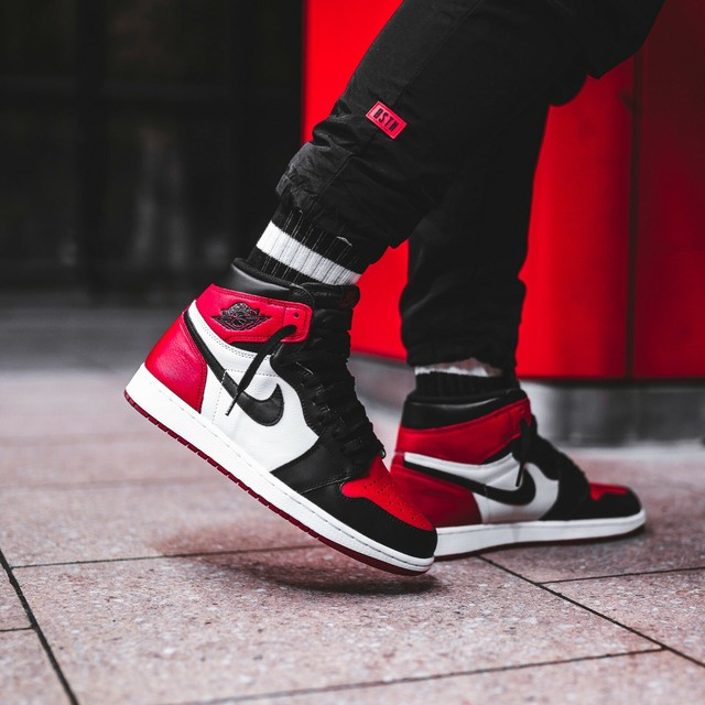 jordan 1 laces red